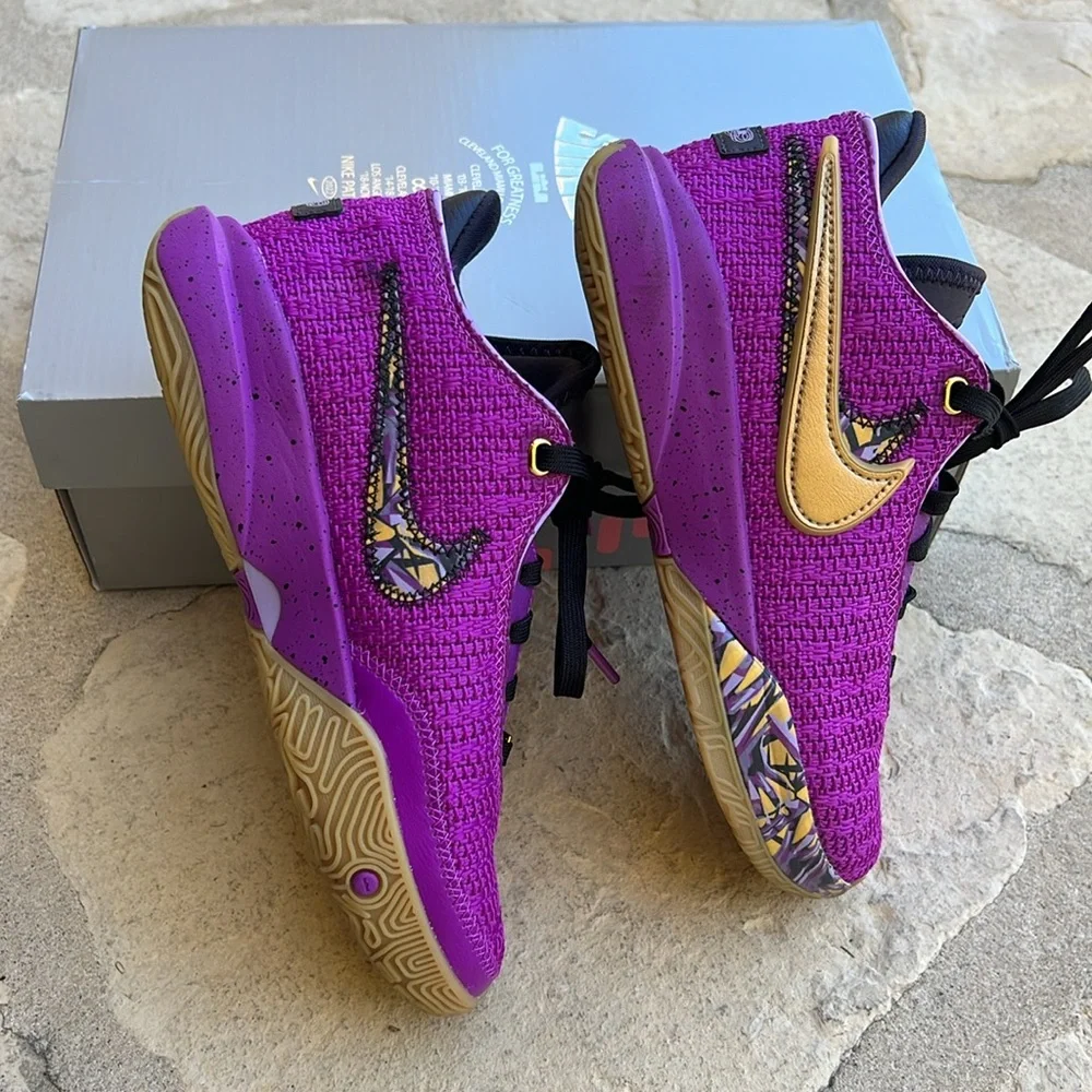 Nike LeBron XX SE (GS) Sneakers - Picture 3 of 6